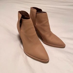 Dolce Vita “Spade” Bootie in Dune. Never worn! Sz 7.5.